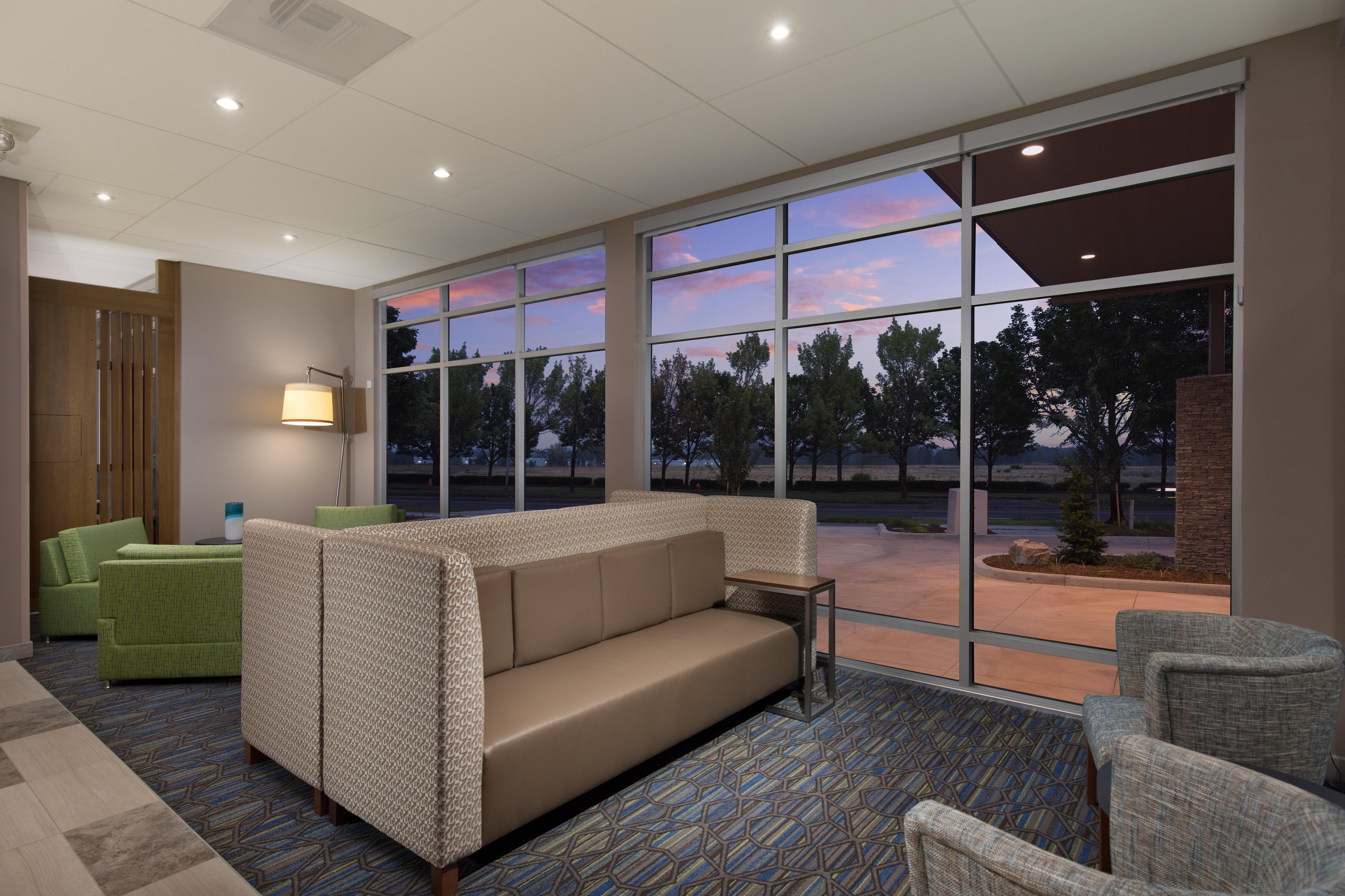 Holiday Inn Express & Suites - Portland Airport - Cascade Stn By Ihg Exterior foto